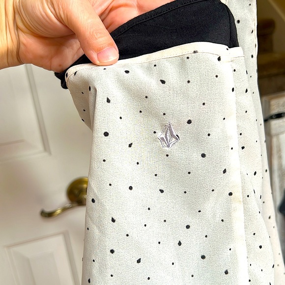 Volcom Tank - Picture 3 of 7